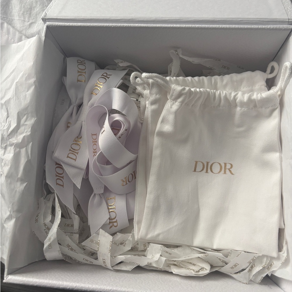 Dior Cream Pouch Collection - Picture 2 of 4